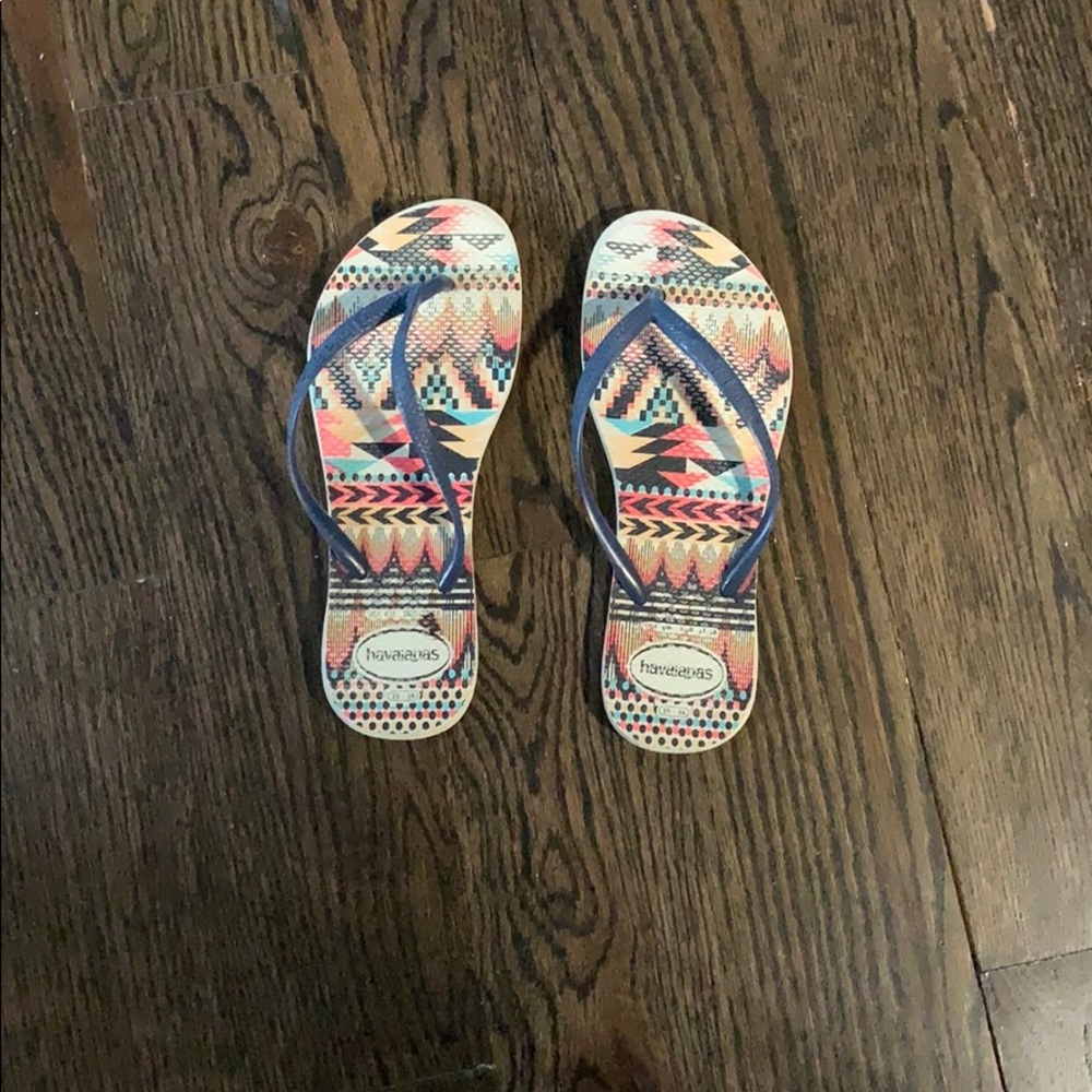 FLIP FLOPS